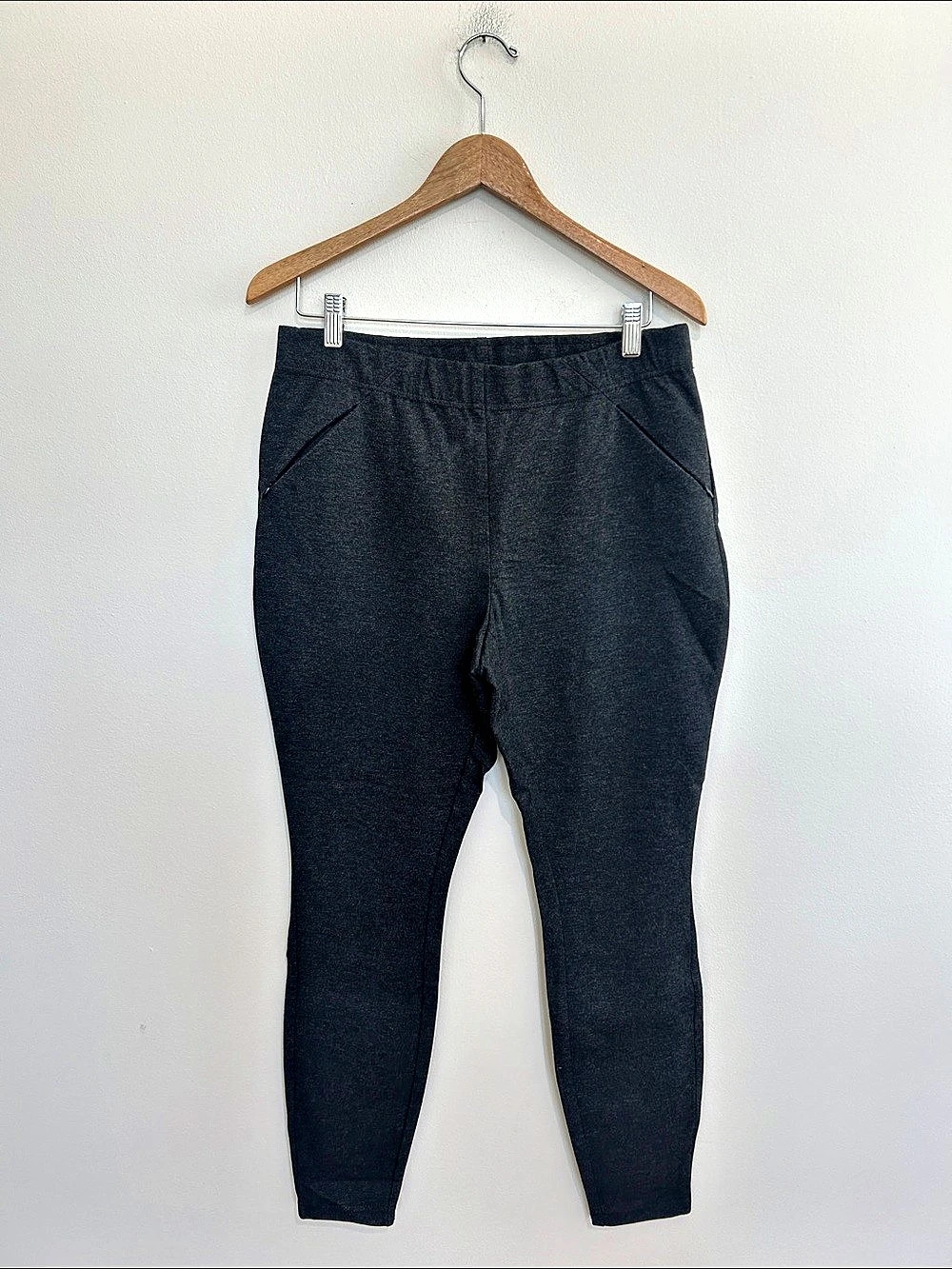 J Jill Smoothing Ponte Leggings Black Size Medium EUC